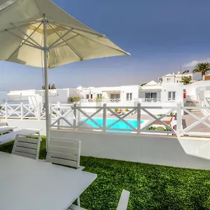 https://flower-beach-suite-1.in-canary-islands.com